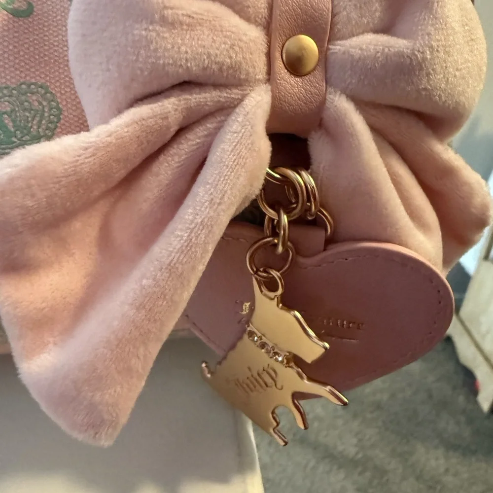 Juicy Couture Juicy Fan Club Shoulder Bag